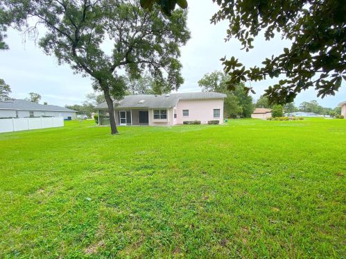 493 Kings Cross Rd, Brooksville, FL 34609-9629