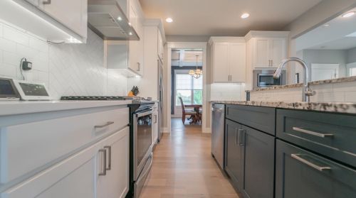 2853 Bonita Dr, Valpo IN  46385-7075 exterior