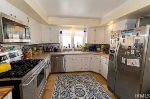 321 Edgewater Dr, Mishawaka IN  46545-6910 exterior