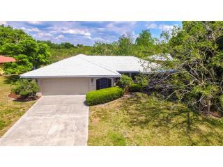 466 Laurencin Dr, Nokomis, FL 34275-3529
