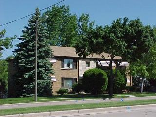 7716 Beloit Rd, Milwaukee WI  53219-2452 exterior