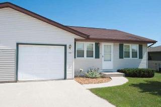102 Lar Ann St, Belgium, WI 53004-9411
