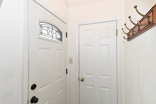 345 Schiller St, Milwaukee, WI 53207-2019