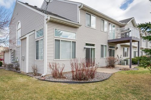 2180 Cool Stream Cir, Saint Paul MN  55122-1936 exterior