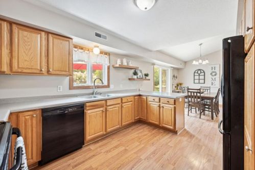 1987 Windmill Dr, Hammond WI  54002-5137 exterior