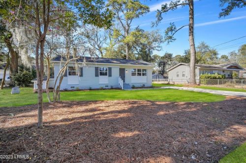 907 Belleview Cir, Beaufort, SC 29902-6916