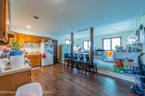 21 Pne Tree Dr, Berkeley Township NJ  08721-1711 exterior