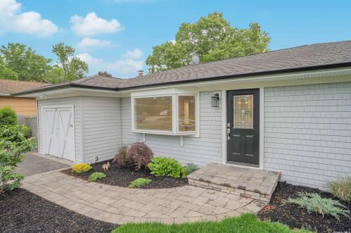 50 Arbour St, West Islip NY  11795-1015 exterior