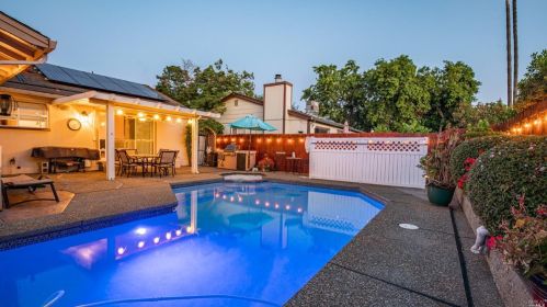 754 Tulare, Vacaville CA  95687-6250 exterior