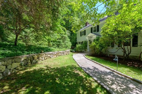 69 Mariomi Rd, New Canaan, CT 06840-3310