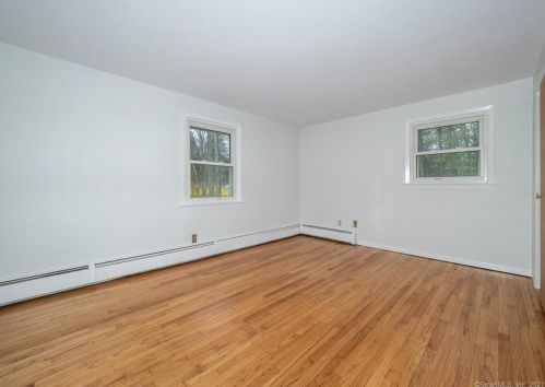 25 Arrowhead Rd, Wilton CT  06897-4402 exterior