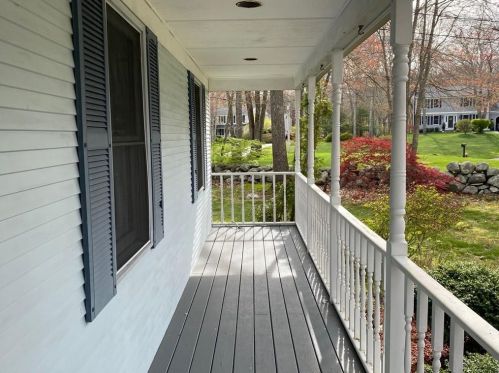 10 Macintosh Ln, South Kingstown, RI 02874-1938