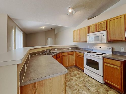 315 Salmon Ct, Kissimmee FL  34759-4724 exterior