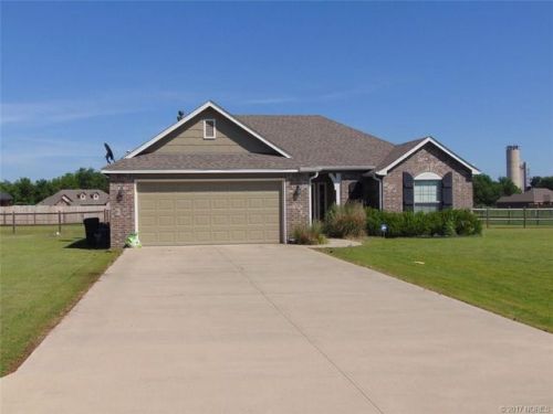 9 Tallgrass Cir, Pryor OK  74361-5008 exterior