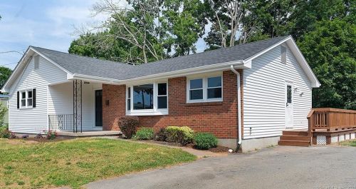 11 Middlefield St, Manchester, CT 06040-5710
