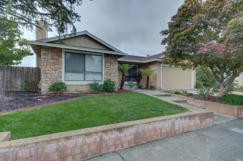 368 Canyon Ct, Benicia, CA 94510-2114