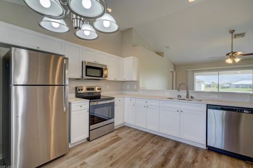 305 25th Ave, Cape Coral FL  33993-7577 exterior