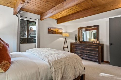 1016 Martis Lndg, Truckee CA  96161-4000 exterior