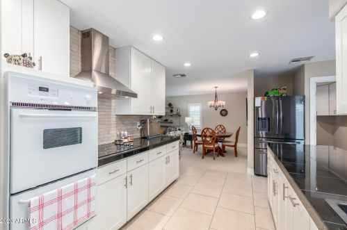 10418 Kingswood Cir, Sun City, AZ 85351-1819