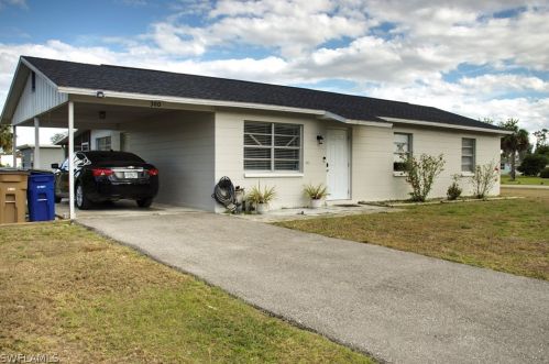 300 Vermont Way, Lehigh Acres, FL 33936-5028