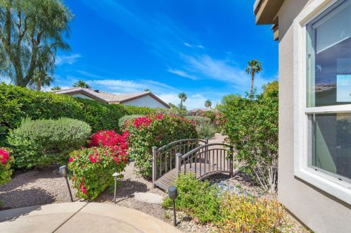 81450 Moonstone Ct, La Quinta CA  92253-8244 exterior