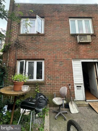 4435 Colorado St, Philadelphia, PA 19140-1833