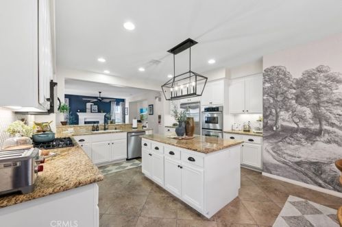 45730 Shasta Ln, Temecula CA  92592-1383 exterior