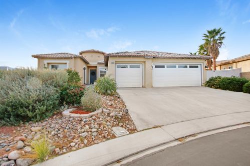64145 Yosemite Ln, Desert Hot Springs, CA 92240-7727