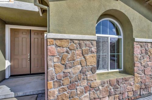 3017 Cortina Dr, West Pittsburg, CA 94565-7670