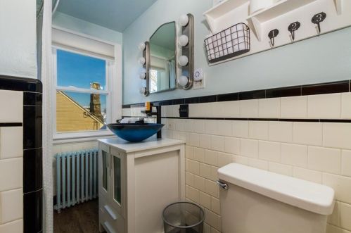 93 Maple Ave, Middletown RI  02842-4834 exterior