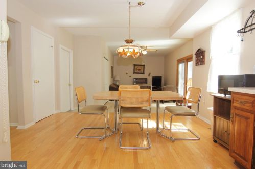 138 Eaton Dr, Wayne, PA 19087-3853