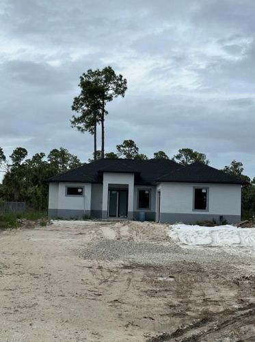 2933 40th Ave, Naples, FL 34117-7844