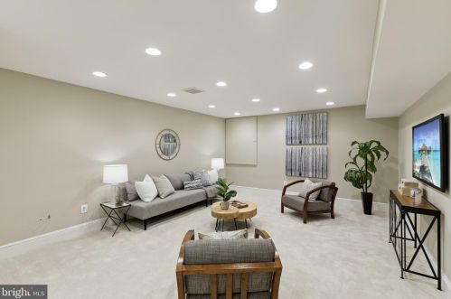 444 Great Falls St, Falls Church VA  22046-2608 exterior