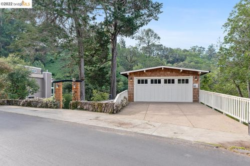 5861 Harbord Dr, Oakland, CA 94611-3122