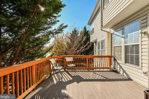 2617 Logan Wood Dr, Herndon VA 20171-4367 exterior