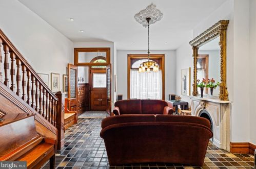 1708 Green St, Philadelphia PA 19130-7023 exterior