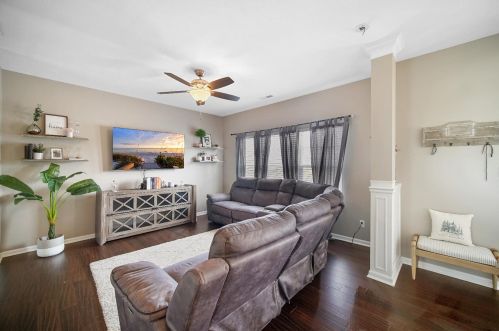 11502 Kentucky St, Crown Point, IN 46307-7207