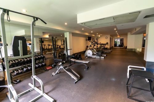 21-24 30th Ave, Long Island City NY  11102-4020 exterior