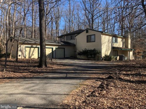 700 Springvale Rd, Great Falls, VA 22066-2904