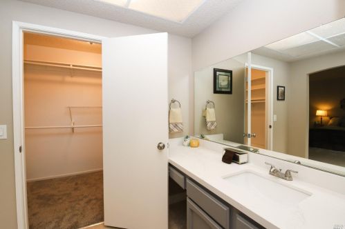 118 Oakmeade Ct, Vacaville CA exterior