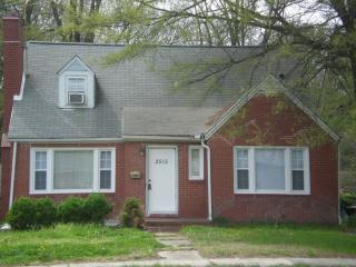 2515 Roxboro St, Durham, NC 27704-2917