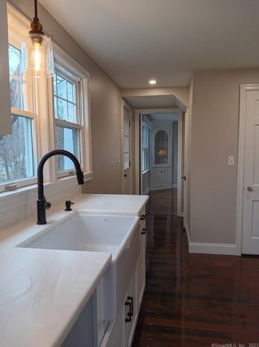 7 Arlington Hts, Norwich CT  06360-1801 exterior