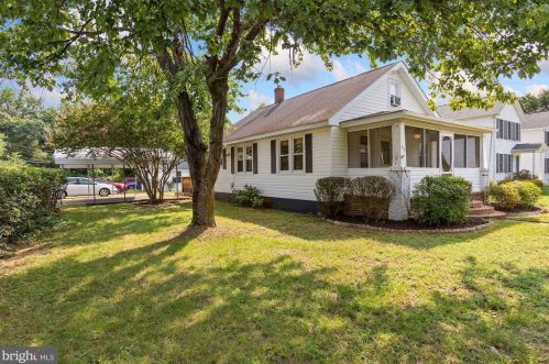 319 Third St, Fredericksburg VA  22408-2321 exterior