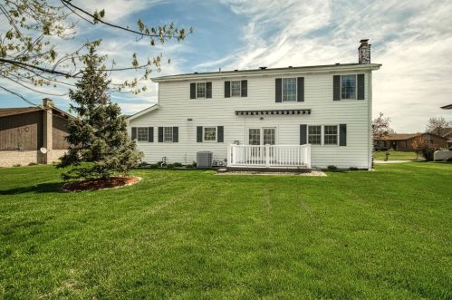 2622 Castlewood Dr, Dyer, IN 46311-2018