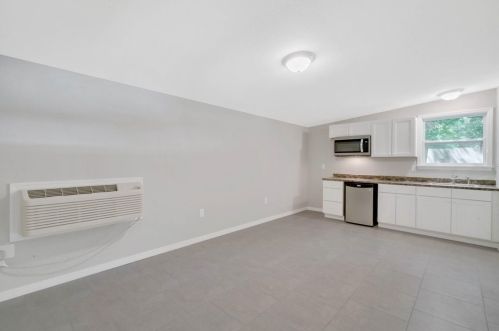 645 Stone St, Deland FL  32720-3244 exterior