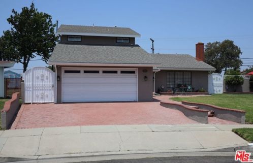 501 Cheriton Dr, Long Beach, CA 90746-1137
