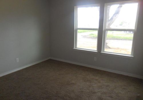 3206 Roberts St, Greenville TX  75401-4588 exterior