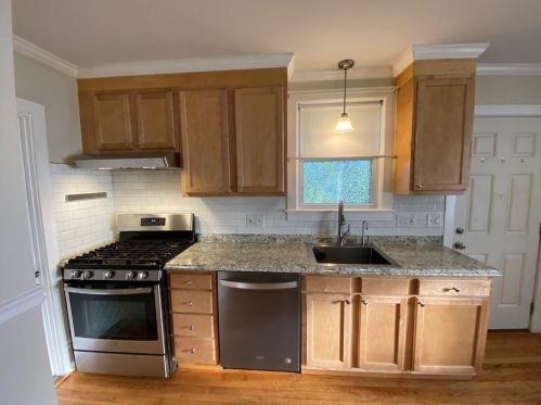 810 Manville Rd, Woonsocket, RI 02895-5522