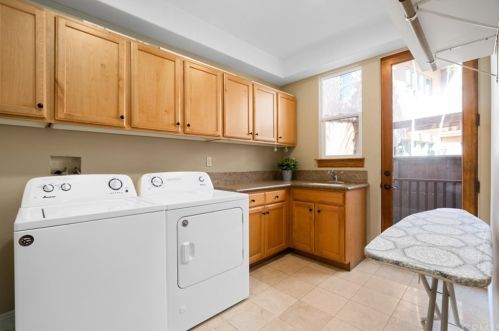 607 Gertruda Ave, Redondo Beach CA  90277-2132 exterior
