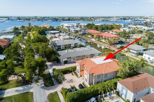 1483 Chesapeake Ave, Naples, FL 34102-0505